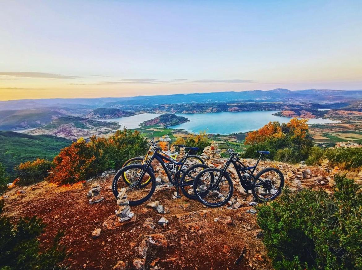 Bungalow Les Ruffes Du Salagou Clermont-lʼHérault Exteriér fotografie